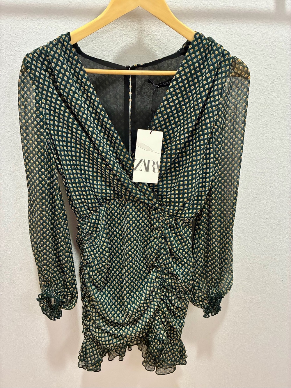 NWT Zara Green Floral Ruched Ruffle Mini Dress S